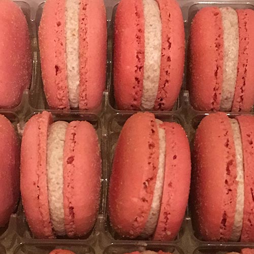 Petit macaron fraise